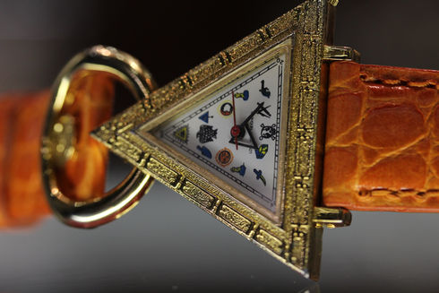 Freemason　Triangle Watch