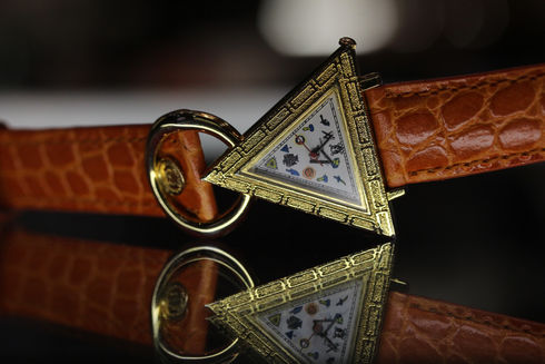 Freemason　Triangle Watch