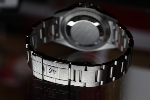 ロレックス GMTマスター 2 デイト 黒ベゼル　ロレックスの時計を質屋で売りたいと思ってます