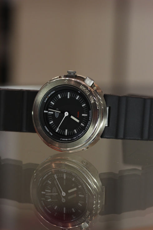 セイコー「アルバ」から、かつて発売された「オービタックス」と言う時計を買い取りました。