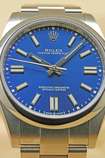 124300 ROLEX  41mm in Stainless Steel